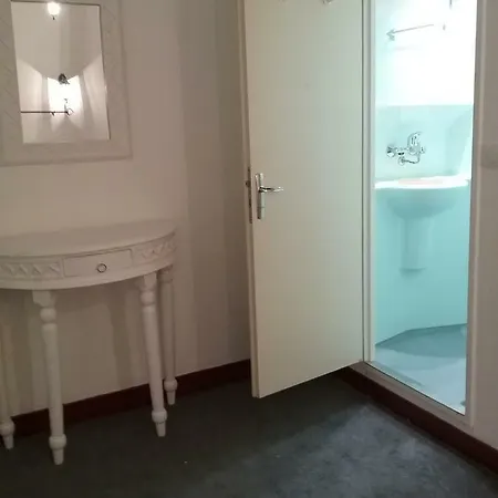 Chateau De Pile - إيميت