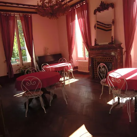 Chateau De Pile - فندق مبيت وإفطار إيميت