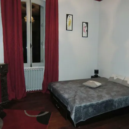 Chateau De Pile - فندق مبيت وإفطار