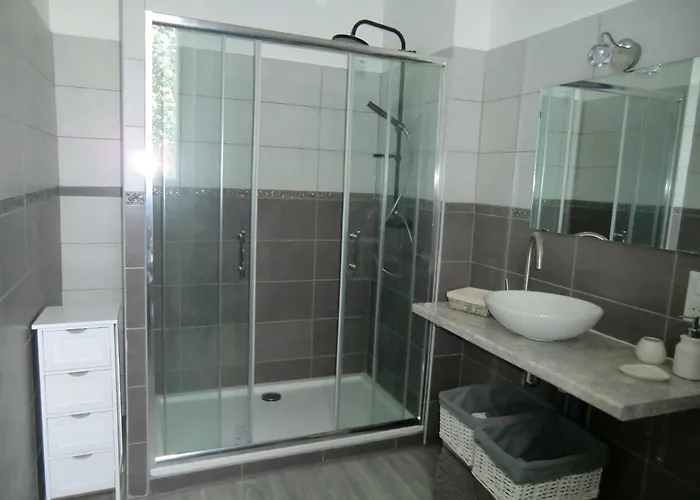 Chateau De Pile - Bed & Breakfast