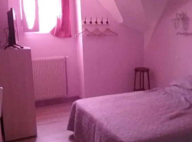 Bed & Breakfast Chateau De Pile - *