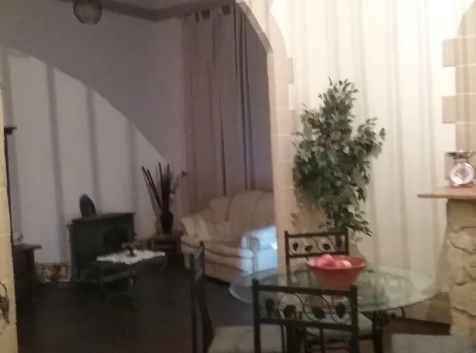 Chateau De Pile - Bed & Breakfast *